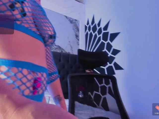 RoxanneStorm webcam