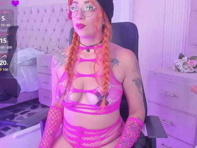 RoxanneStorm webcam