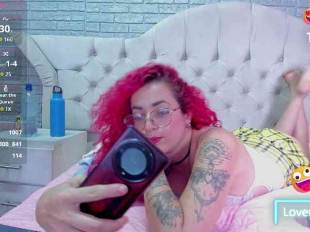 RoxanneStorm webcam
