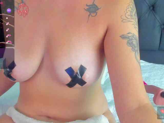 RoxanneStorm Live Webcam on BongaCams