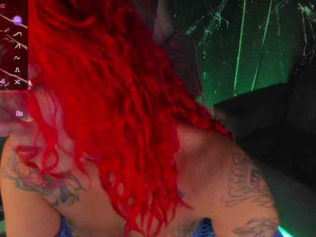 RoxanneStorm webcam