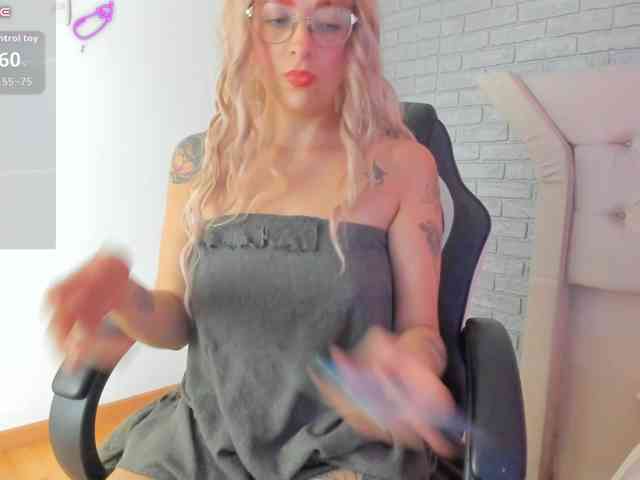RoxanneStorm RoxanneStorm
