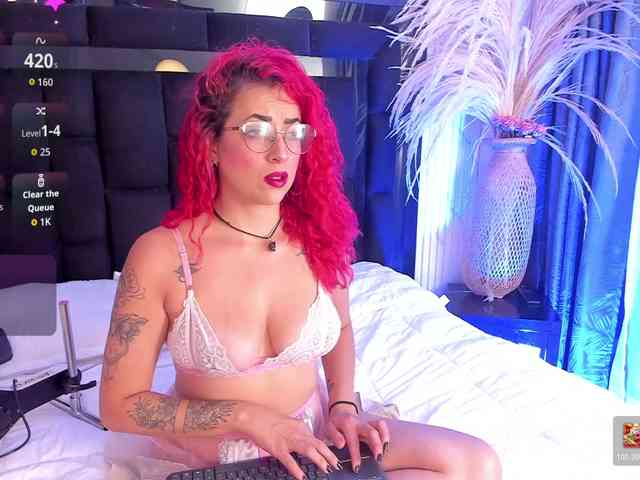RoxanneStorm webcam
