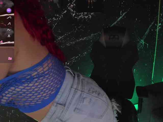 RoxanneStorm webcam