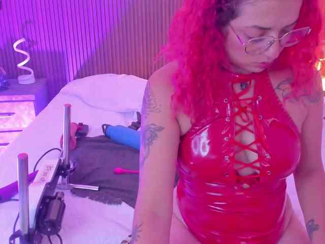 RoxanneStorm webcam