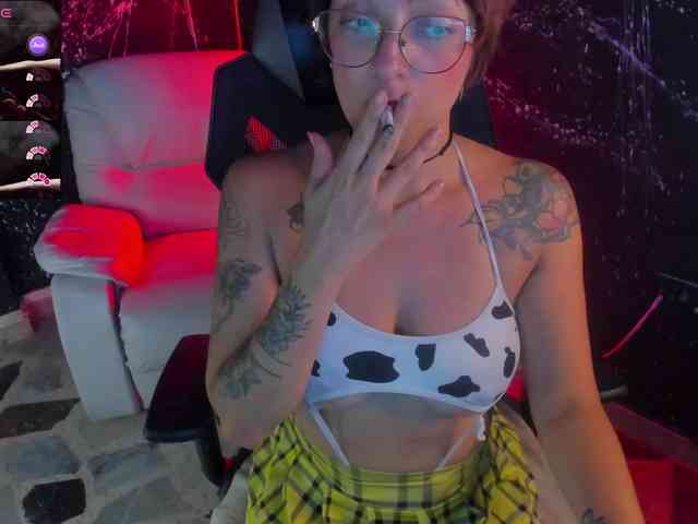 RoxanneStorm webcam