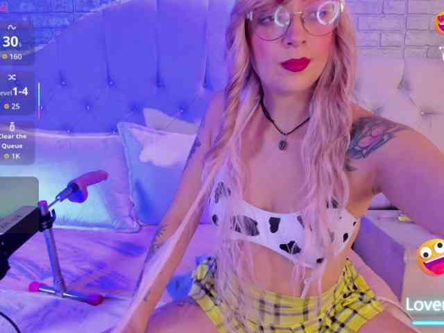 RoxanneStorm webcam