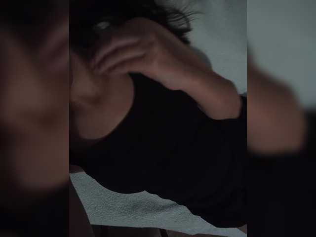 me-la-nia19 live cam on BongaCams