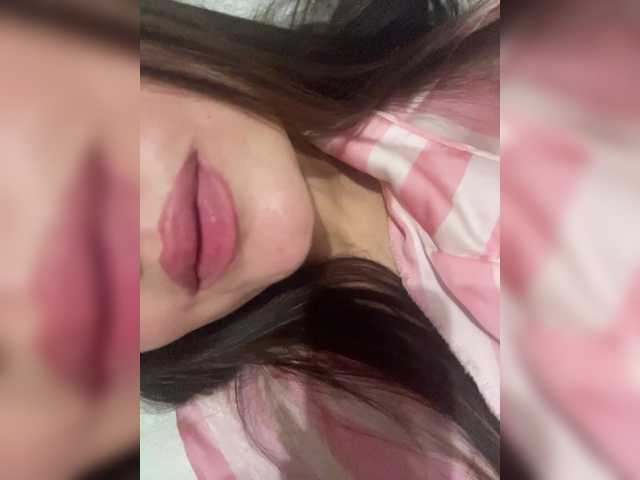 me-la-nia19 live webcam show