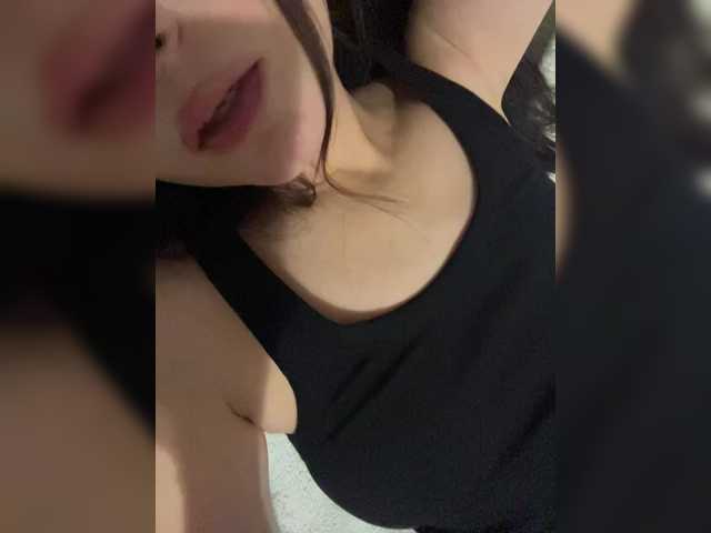 me-la-nia19 live cam on BongaCams