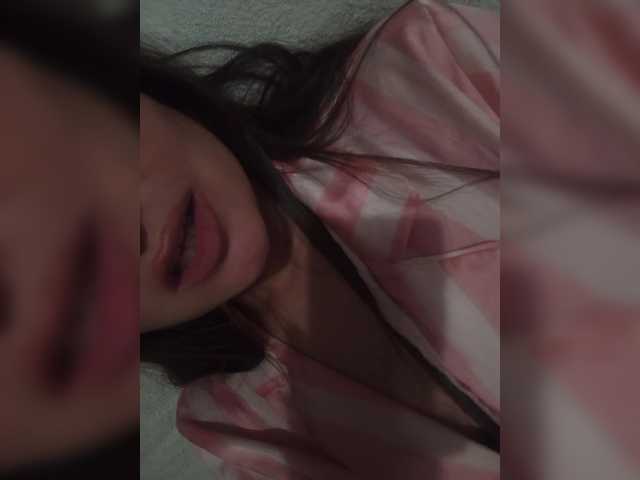 me-la-nia19 live webcam show