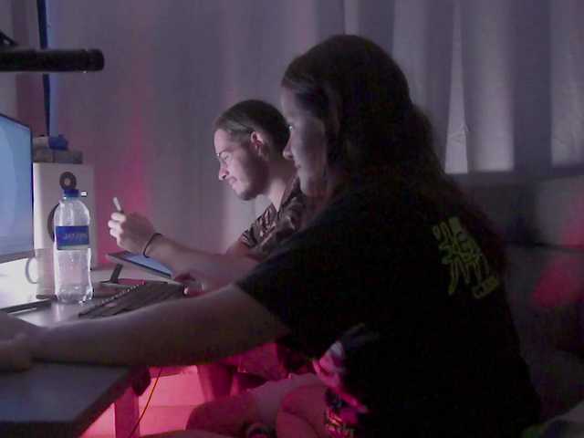  daya-and-dan chat room