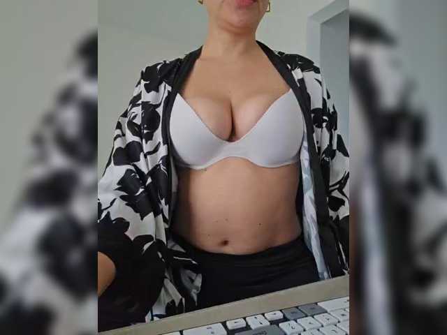 ILANA69 live cam preview