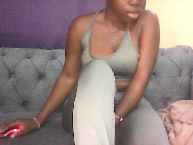 Sexy-Divah's BongaCams show and profile