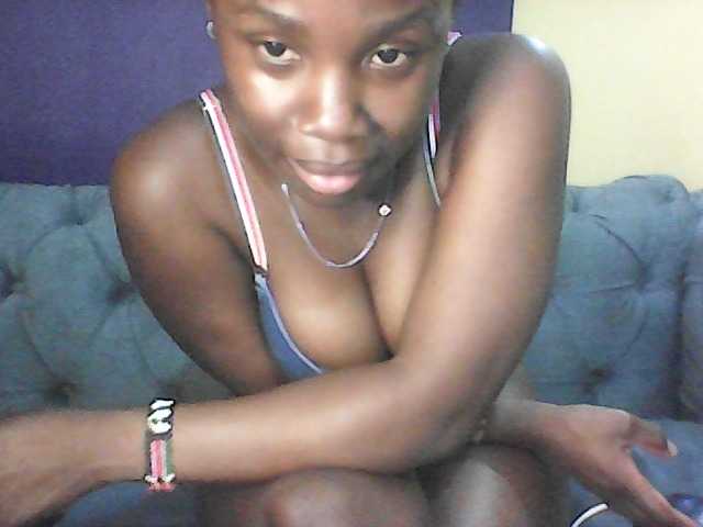 Sexy-Divah's BongaCams show and profile