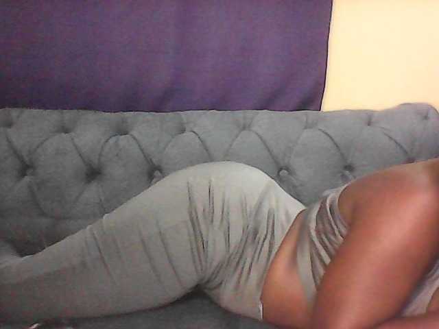 Sexy-Divah's BongaCams show and profile