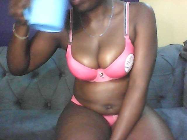 Sexy-Divah's BongaCams show and profile