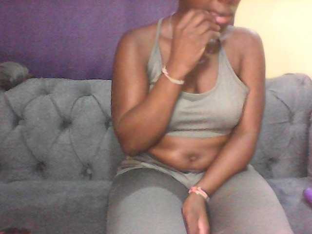 Sexy-Divah's BongaCams show and profile