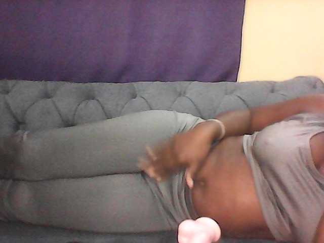 Sexy-Divah's BongaCams show and profile