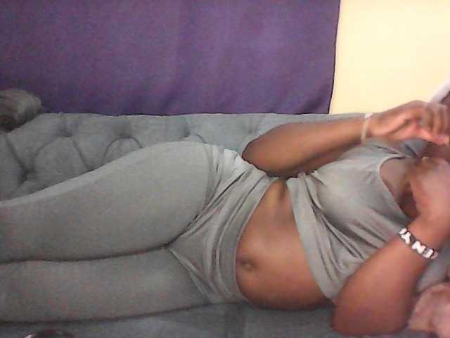 Sexy-Divah's BongaCams show and profile