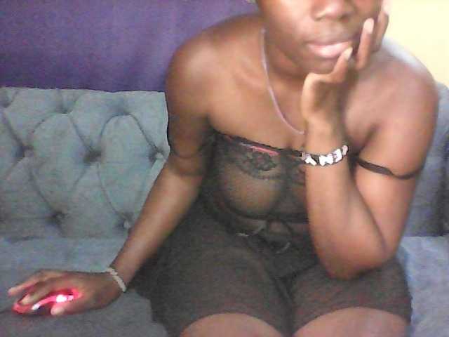 Sexy-Divah's BongaCams show and profile