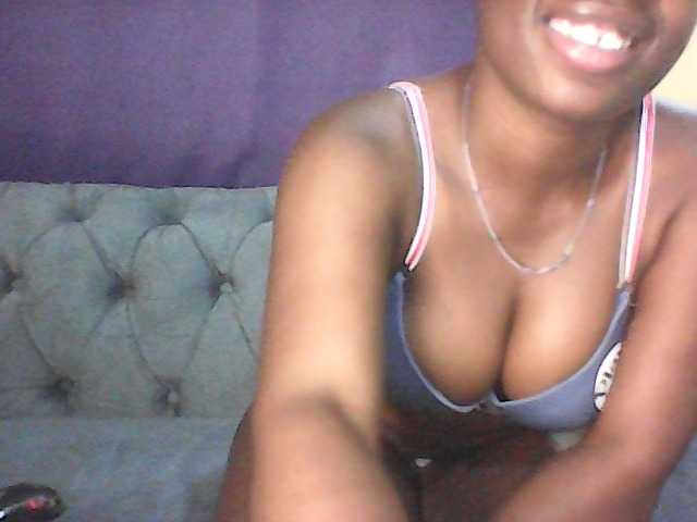 Sexy-Divah's BongaCams show and profile