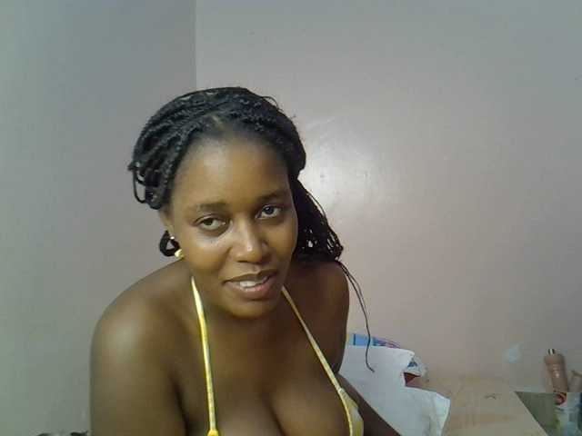 cute-africanah live cam on BongaCams