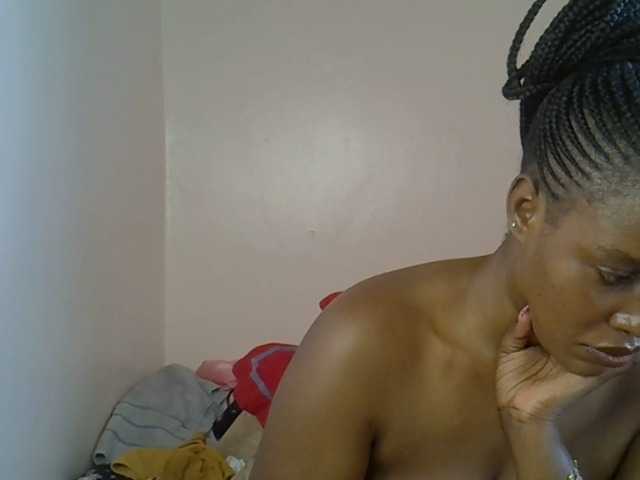 cute-africanah live cam on BongaCams