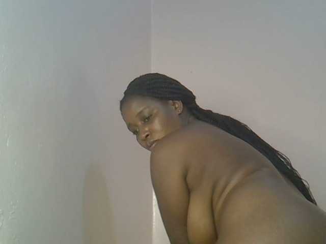 cute-africanah live cam on BongaCams