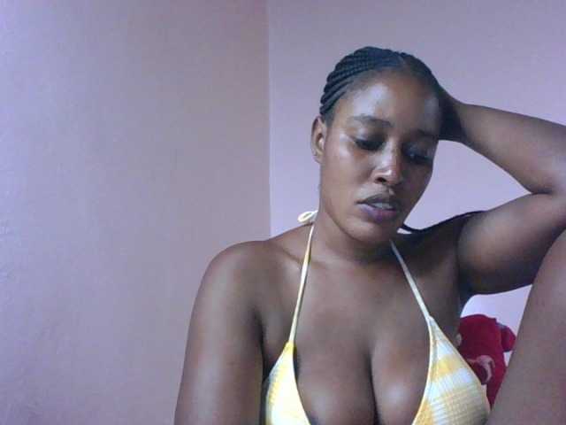 cute-africanah live cam on BongaCams