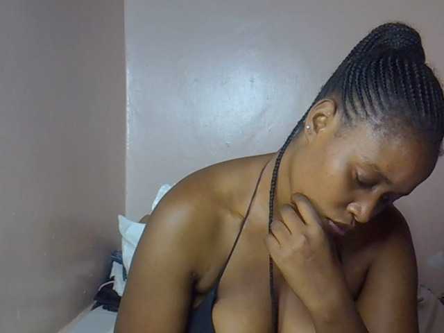 cute-africanah live cam on BongaCams