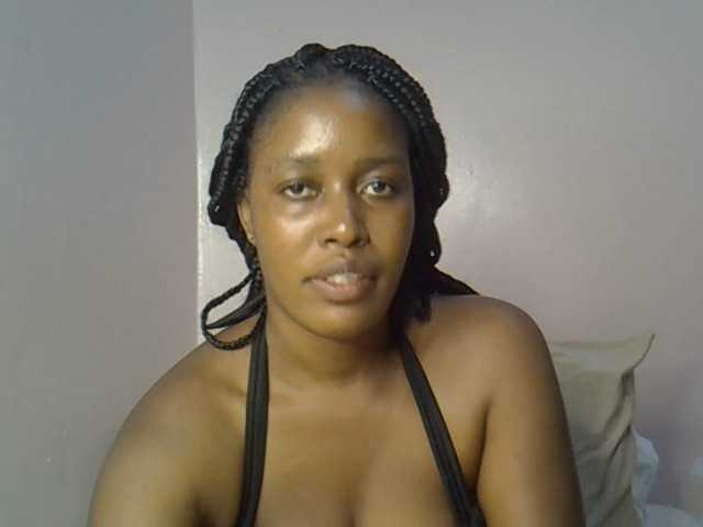 cute-africanah live cam on BongaCams