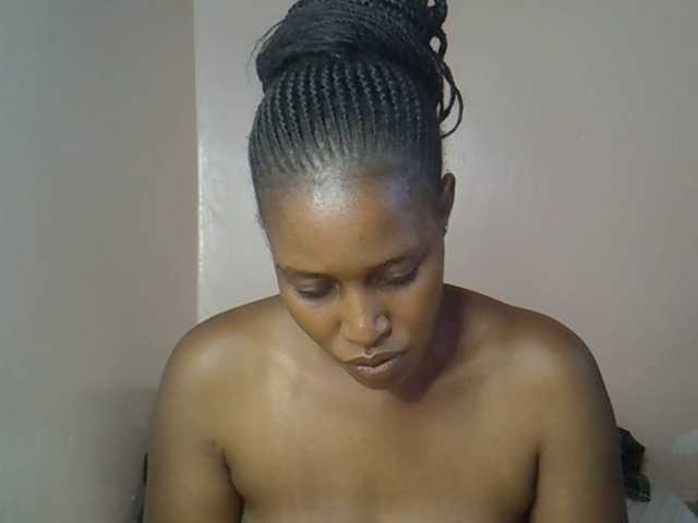cute-africanah live cam on BongaCams