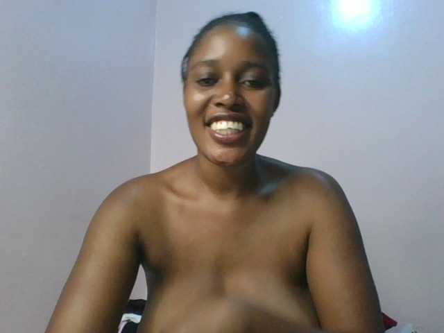 cute-africanah live cam on BongaCams