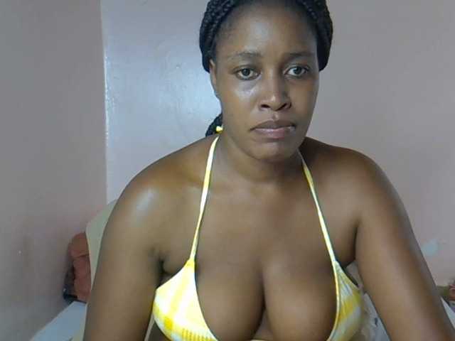 cute-africanah live cam on BongaCams