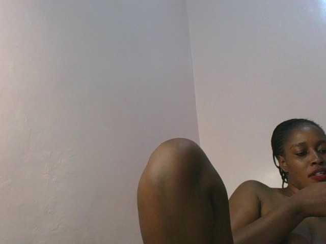 cute-africanah live cam on BongaCams
