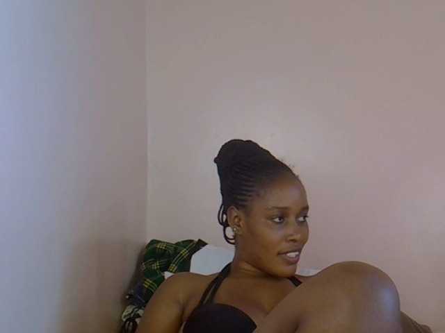 cute-africanah live cam on BongaCams