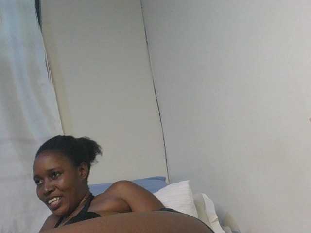 cute-africanah live cam on BongaCams