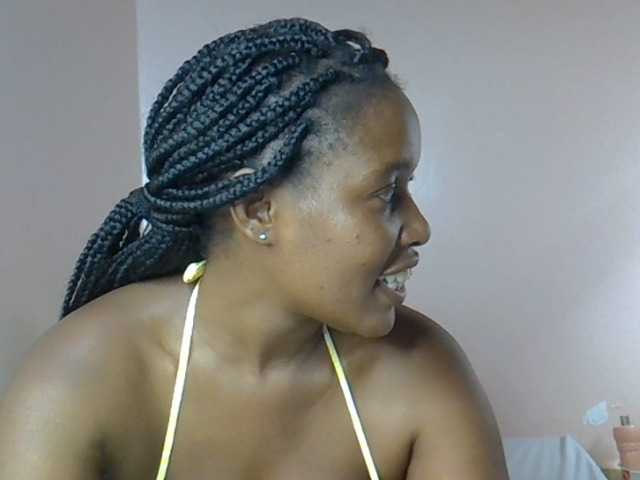 cute-africanah live cam on BongaCams