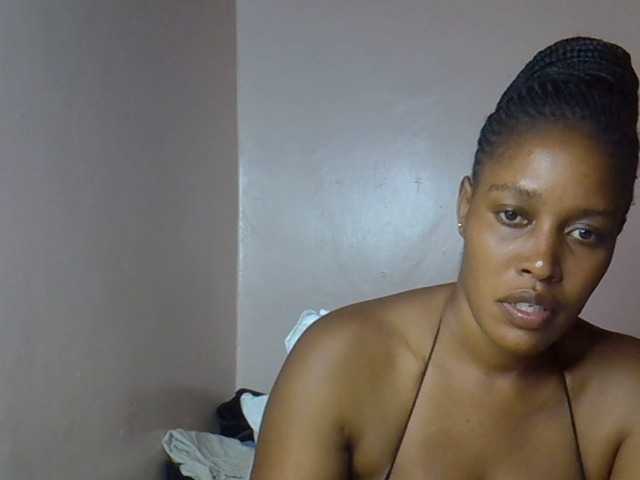cute-africanah live cam on BongaCams