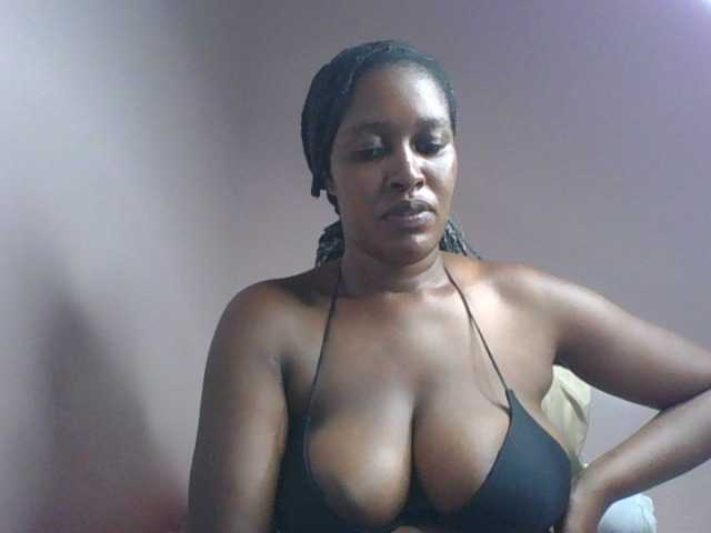 cute-africanah live cam on BongaCams