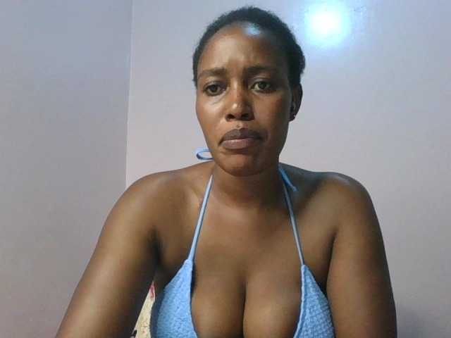 cute-africanah live cam on BongaCams