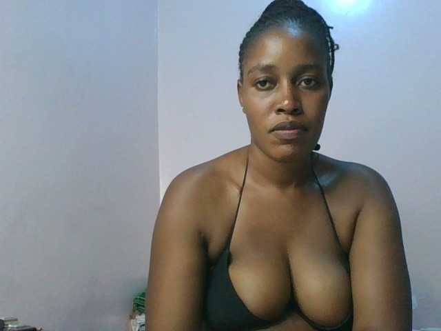 cute-africanah live cam on BongaCams