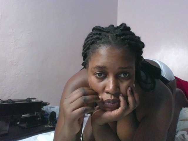 cute-africanah live cam on BongaCams
