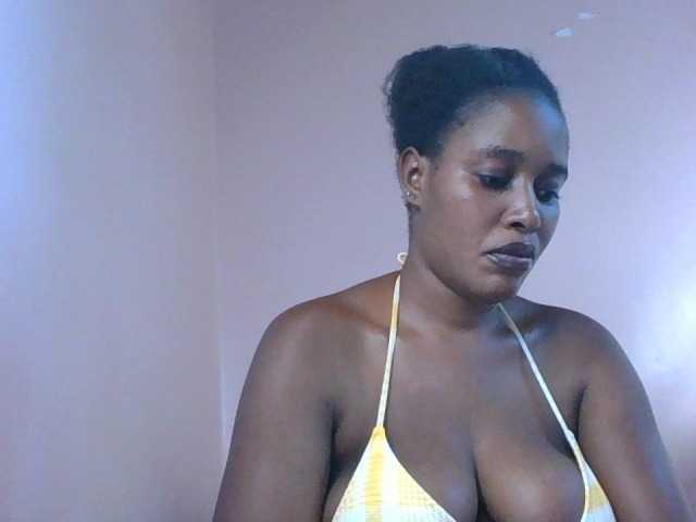 cute-africanah live cam on BongaCams