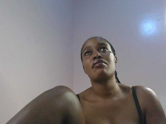 cute-africanah live cam on BongaCams