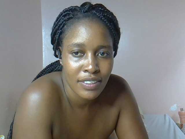 cute-africanah live cam on BongaCams