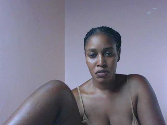 cute-africanah live cam on BongaCams