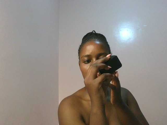 cute-africanah live cam on BongaCams