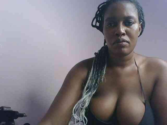 Model: cute-africanah